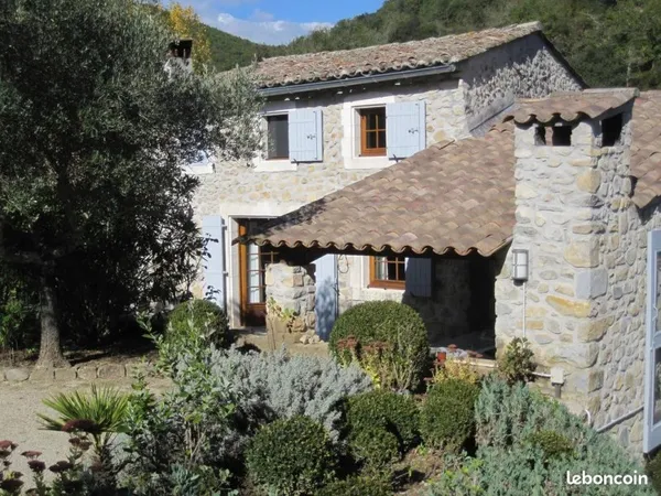 Maison 7 pièces 136 m²
