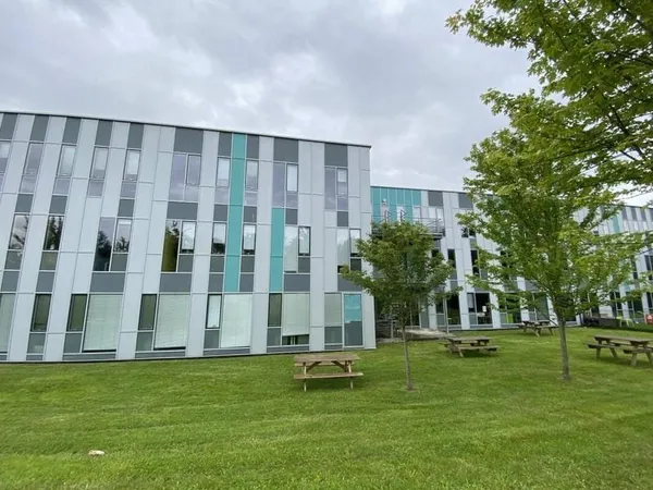 Bureaux 374 m²