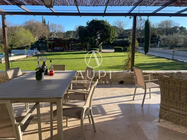 Maison 5 pièces 180 m²
