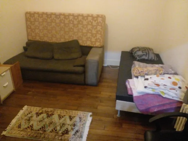 one room available dans un apartement T2