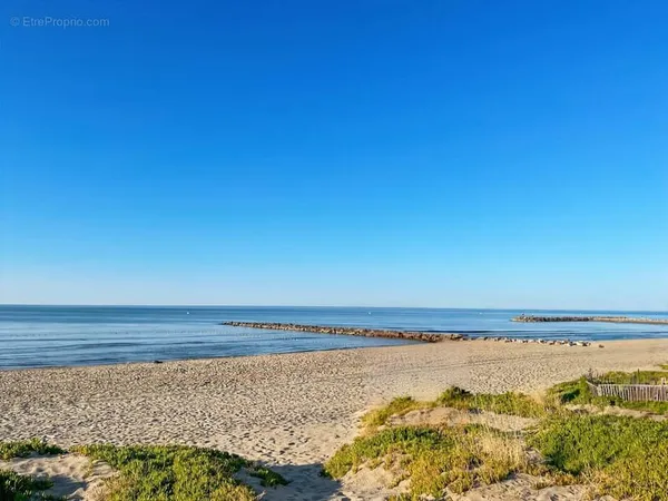 Palavas 31m2 première ligne ave st Maurice.