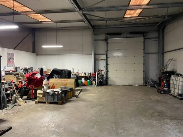 Local d'activité 686 m²