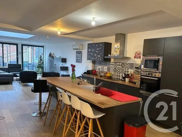 Appartement 8 pièces 243 m²