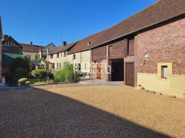 Corps de ferme 3 chambres et 430 m² de dépendances