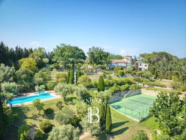 Mougins - Domaine d'exception - 11 chambres - Piscine - Tennis