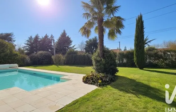 Terrain 700 m²