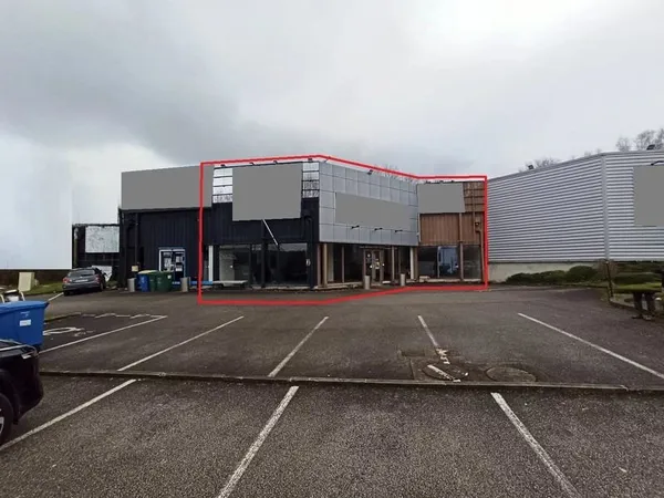 Local commercial de 325 m2 au sud de LIMOGES à louer !