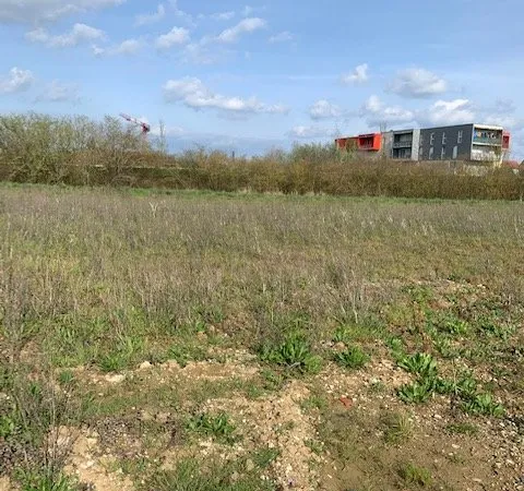 Terrain 579 m²