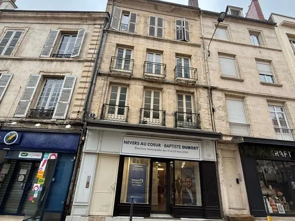 Local professionnel 97 m2 centre ville / Porte de Paris