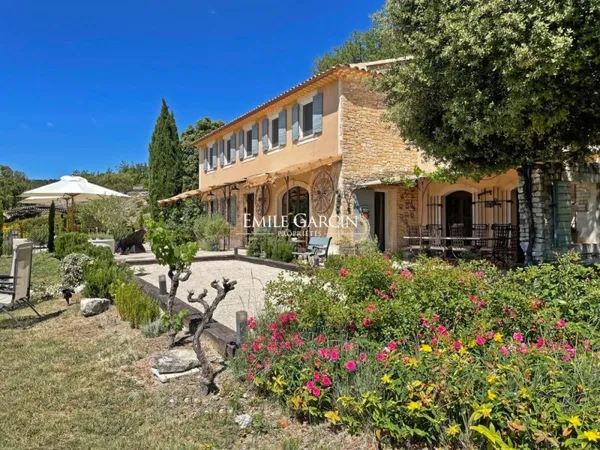 A vendre - Bastide - face au Luberon - en position dominante av