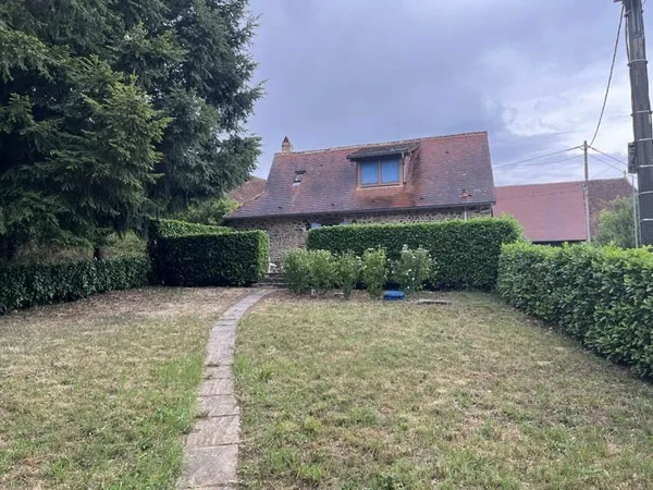 Maison en pierre de 2 pièces principales