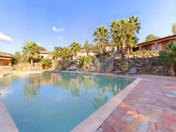 Maison 320 m²