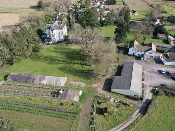 Maison 50 pièces 1200 m²