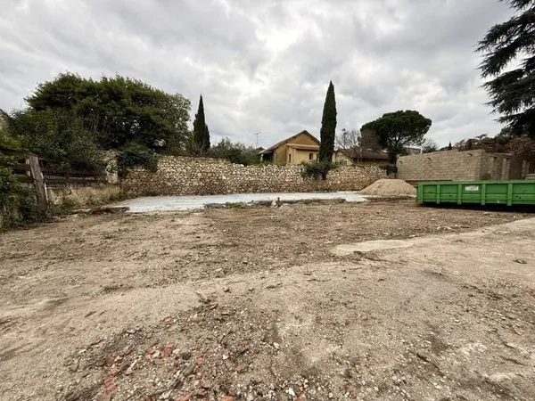 Terrain 285 m²