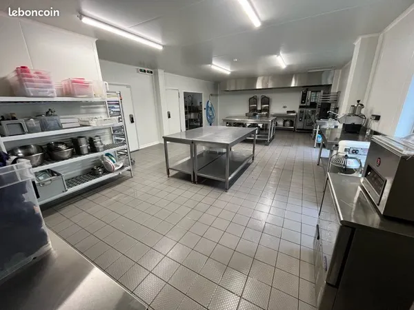 Laboratoire de cuisine traiteur + stockage