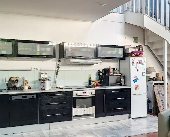 LA SEYNE SUR MER : loft 6 pièces (170 m²) en vente avec grand garage