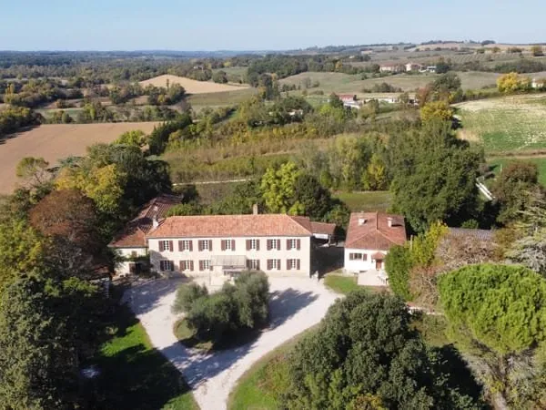 Ensemble immobilier avec terres