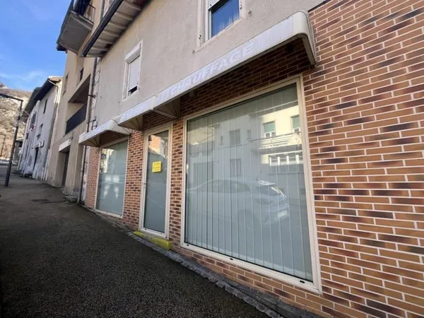 Bureau et espace de travail Location Tarascon-sur-Ariège 2p 38m² 400€