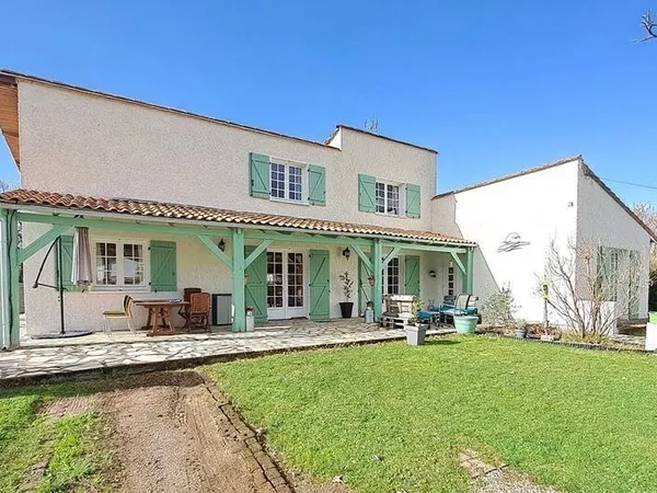 Maison 7 pièces 196 m²