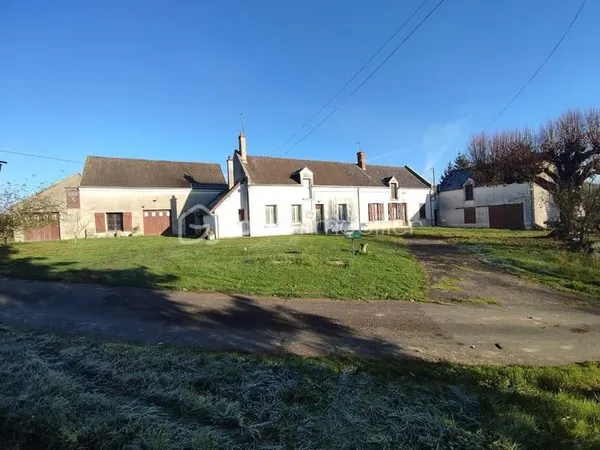 Corps de ferme 135m2 + 250m2 dépendances