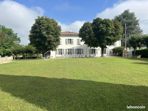 Propriété 11 pièces 453 m²