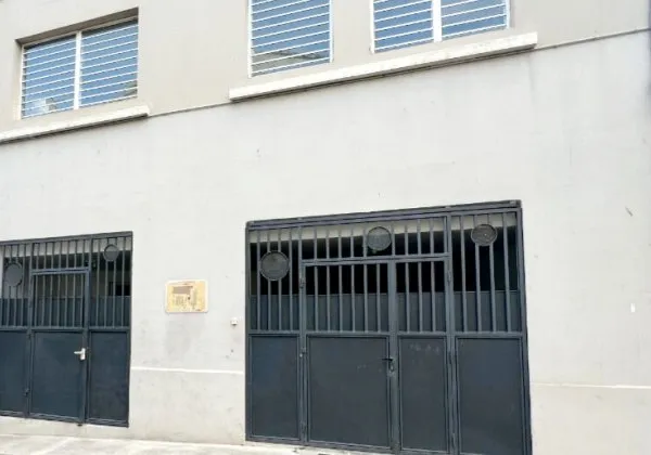 Local commercial atypique Fort De France 7 pièce(s) 197 m2 A SAISIR !!!!!