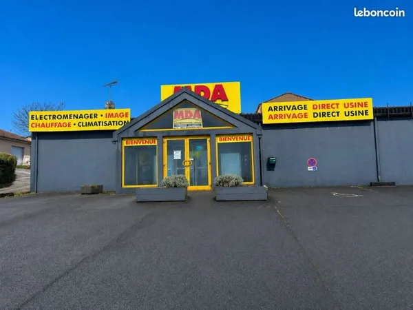 A louer, Local commercial 456m² emplacement n°1 zone Leclerc
