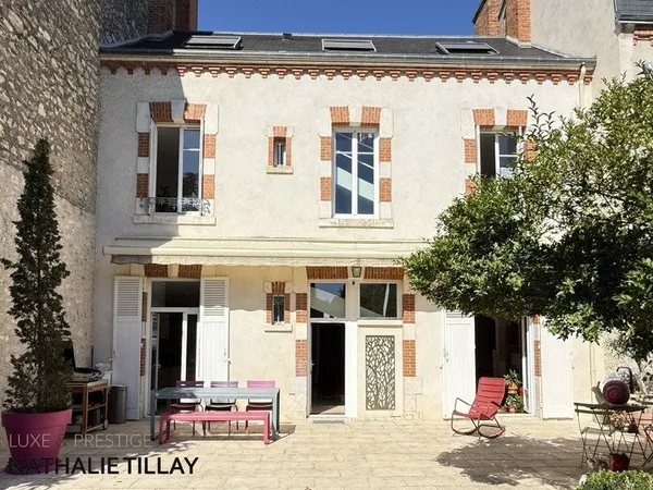 Orléans Dunois, maison bourgeoise à vendre, grand jardin et stationnements, parcelle 457 m²