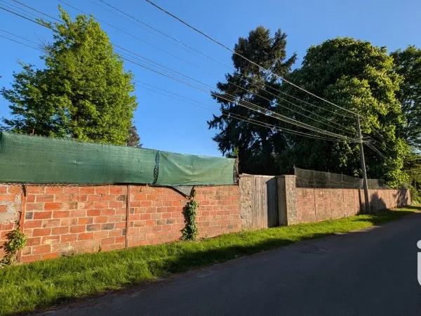 Terrain 590 m²