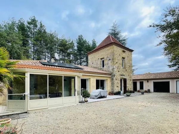Maison 6 pièces 211 m²