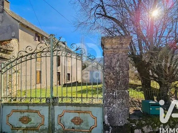 Maison 11 pièces 350 m²