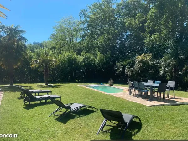 Maison avec vue Pyrénées - piscine, espace bien-être et annexe