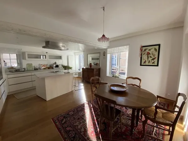 Maison 10 pièces 210 m²