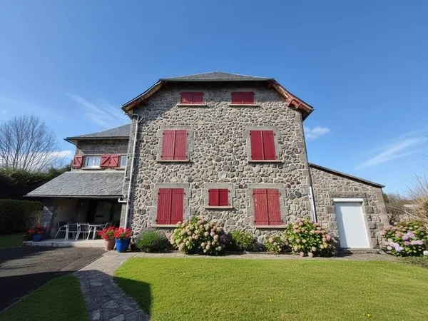 Maison 12 pièces 225 m²