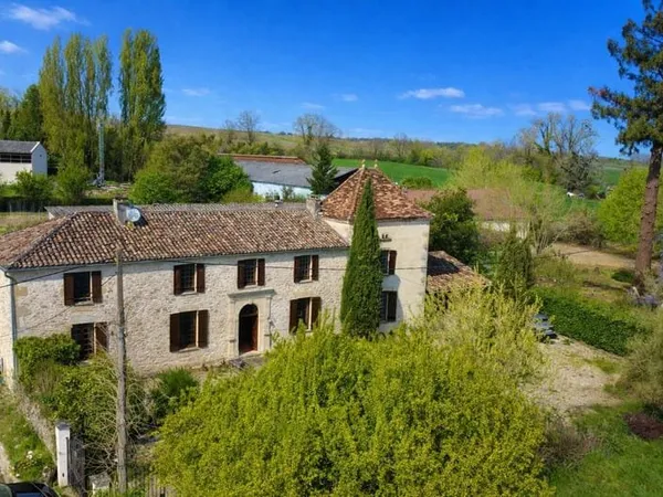 MAISON DE CARACTÈRE - NEUFFONS (33580)