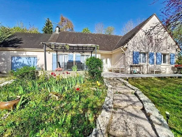 Maison 8 pièces 144 m²