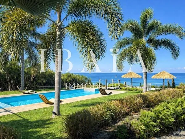 Maison 7 pièces 250 m²