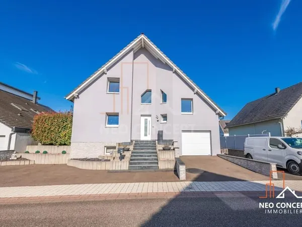 Belle maison contemporaine 5 pièces de 172m² sur 6 ares 91 de terrain.