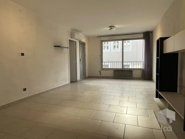 LE TEIL, appartement de 76.5 avec balcon
