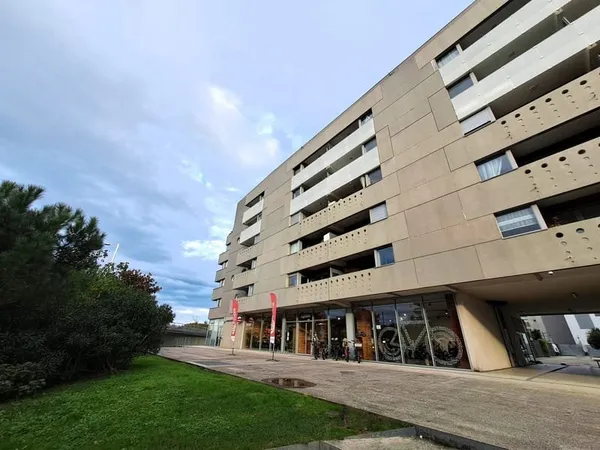 BAYONNE - T2 avec balcon et pkg - idéal investisseurs !! VE
