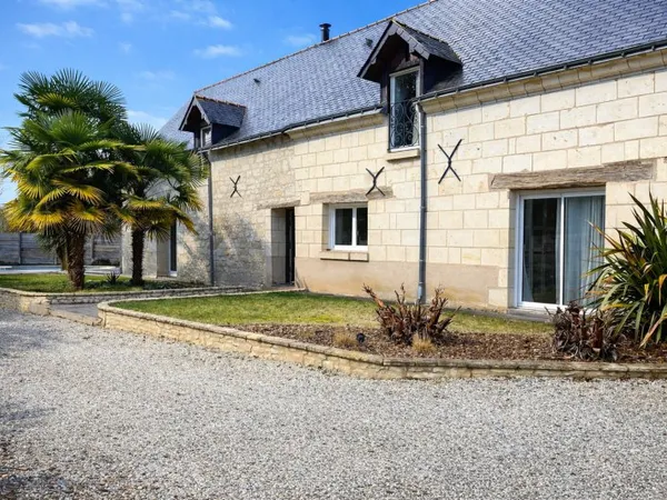 Elégante maison avec piscine chauffée