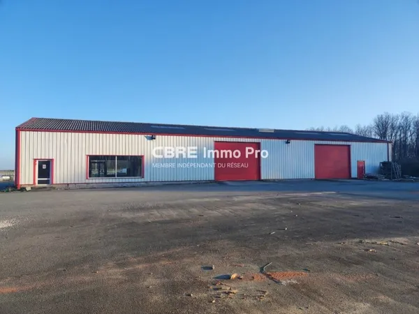Local industriel 600 m²