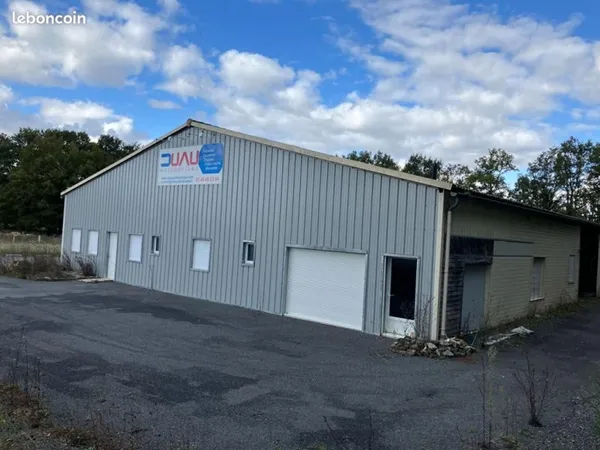 Local industriel 290 m²