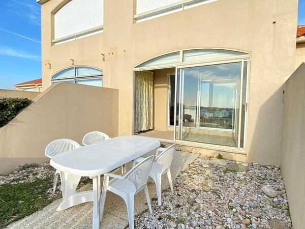 Face mer, sur la côte sauvage, Appartement T 2 rez-de-chaussée