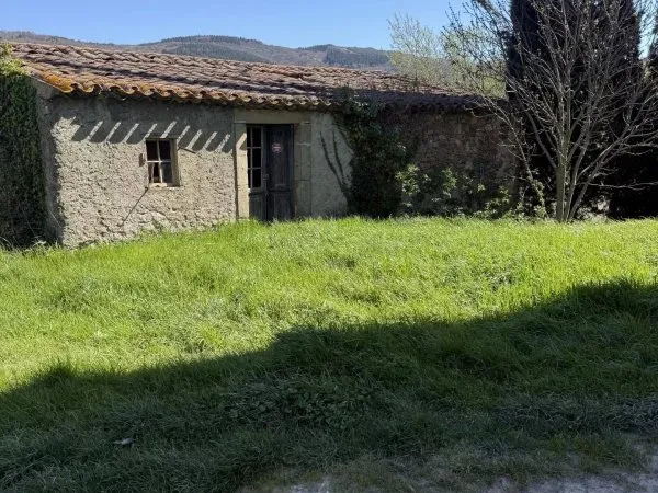 Grange de charme avec jardin et cour à Bugarach