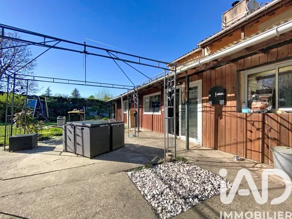 Maison 8 pièces 210 m²