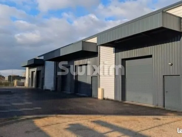 Entrepôt 150 m² Saint-Paul-Trois-Châteaux