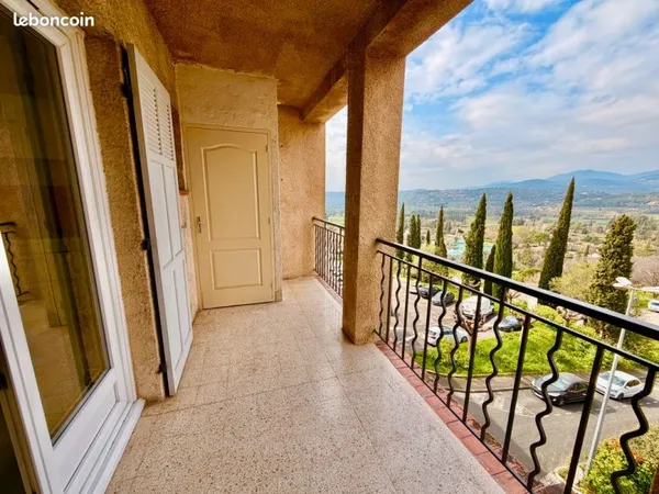 Appartement T2/3 avec terrasse et vue dégagée