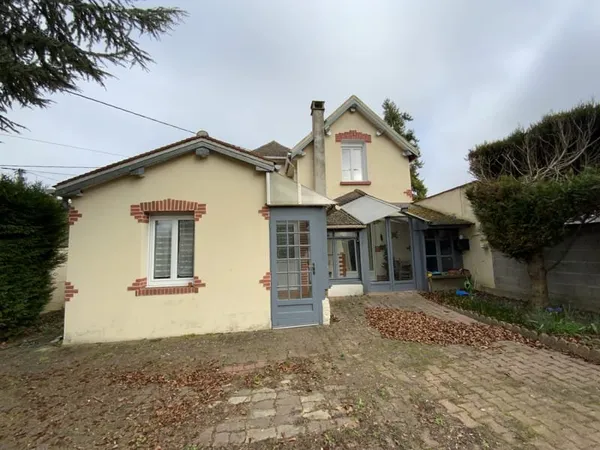 MAISON DE CENTRE-VILLE DE 101 M2 AVEC JARDIN, CAVE ET GARAGE