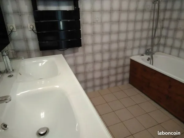 A louer prochainement a Charolles. 71 :T4 avec jardin